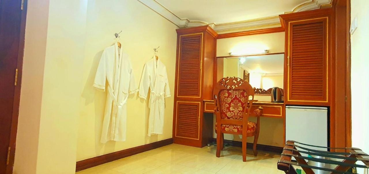 Union Square Hotel Γιανγκόν Εξωτερικό φωτογραφία