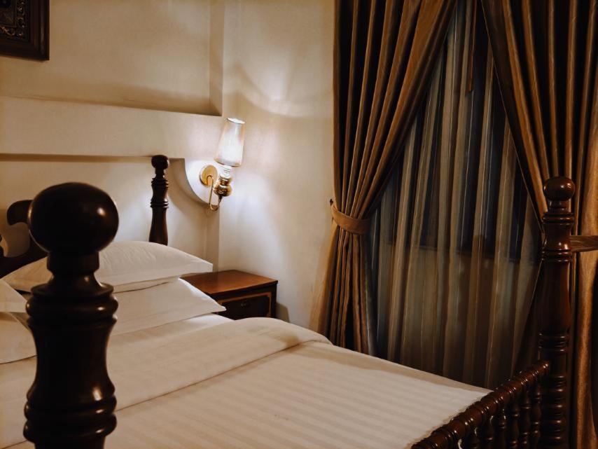 Union Square Hotel Γιανγκόν Εξωτερικό φωτογραφία