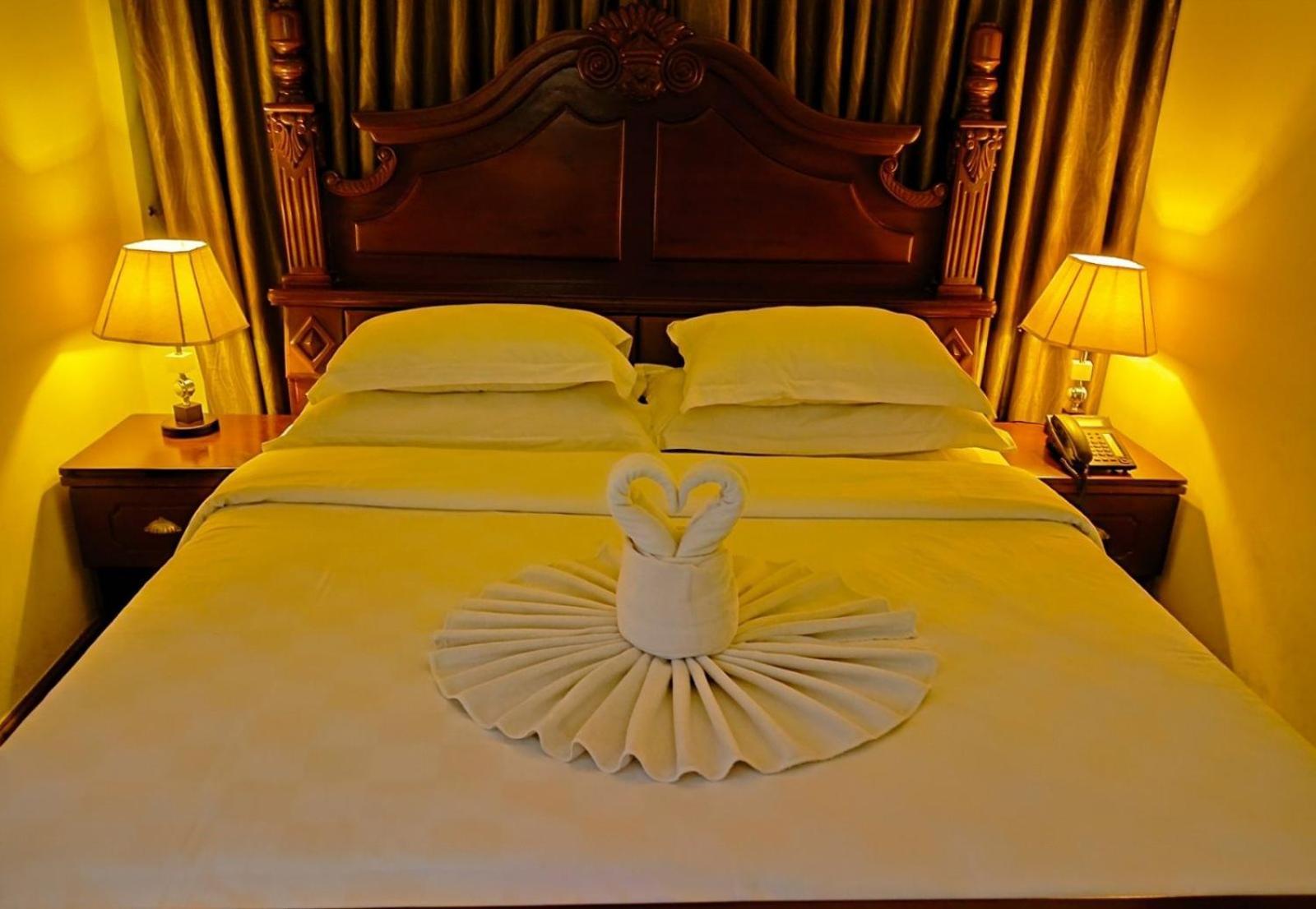 Union Square Hotel Γιανγκόν Εξωτερικό φωτογραφία